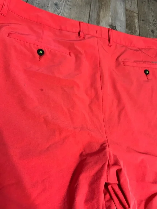 Tommy Bahama Island Active Men's 42 Red Cargo Shorts with Mesh Pockets - Picture 7 of 7